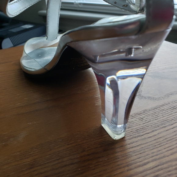 Shoes - Picture 3 of 5